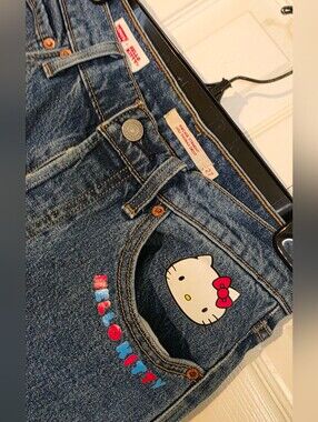 Levi's x Hello Kitty Ribcage Straight Medium Blue Wash Jeans 27W 27L